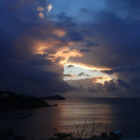 Traditional House Semesterbostad